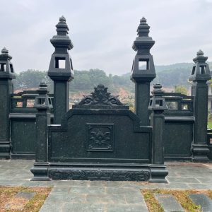 Cổng Khu Lăng Mộ Đá Mẫu 6 – Sản phẩm tâm linh bền vững và trang nghiêm