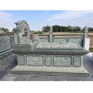 Mộ Ngai Mẫu 1 (Mộ Không Mái) Đá Xanh Rêu