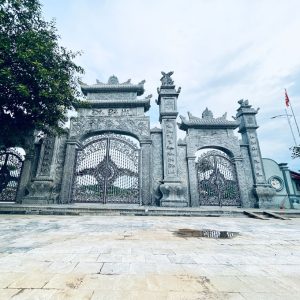 CỔNG CHÙA – ĐỀN – NHÀ THỜ BẰNG ĐÁ XANH RÊU